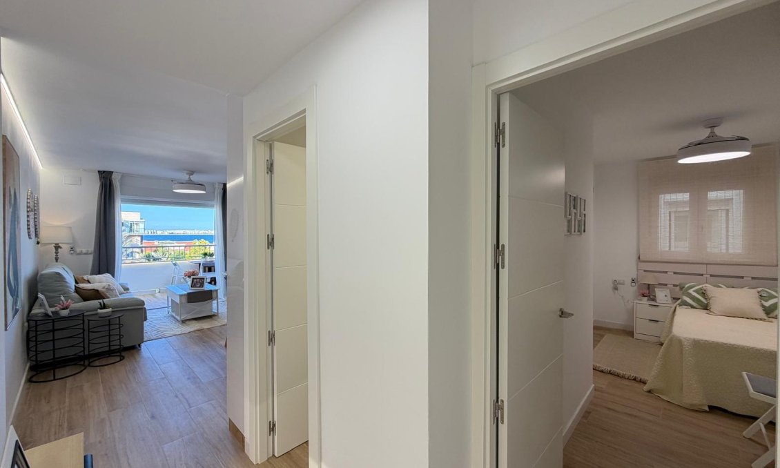 Segunda mano - Apartamento -
Torrevieja - Punta Prima