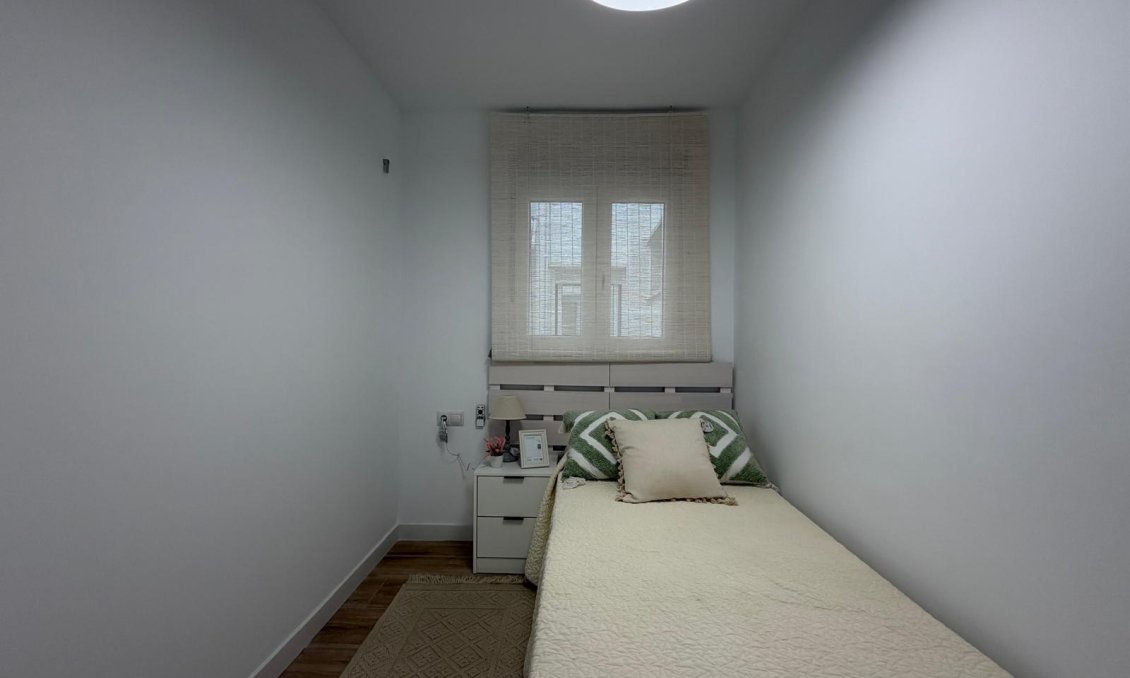 Segunda mano - Apartamento -
Torrevieja - Punta Prima