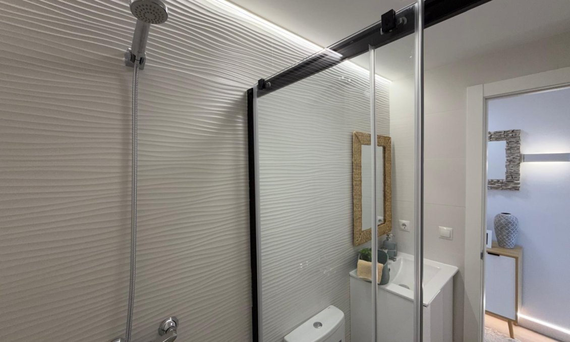 Segunda mano - Apartamento -
Torrevieja - Punta Prima