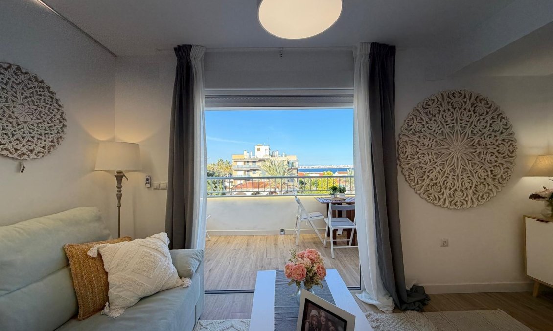 Segunda mano - Apartamento -
Torrevieja - Punta Prima