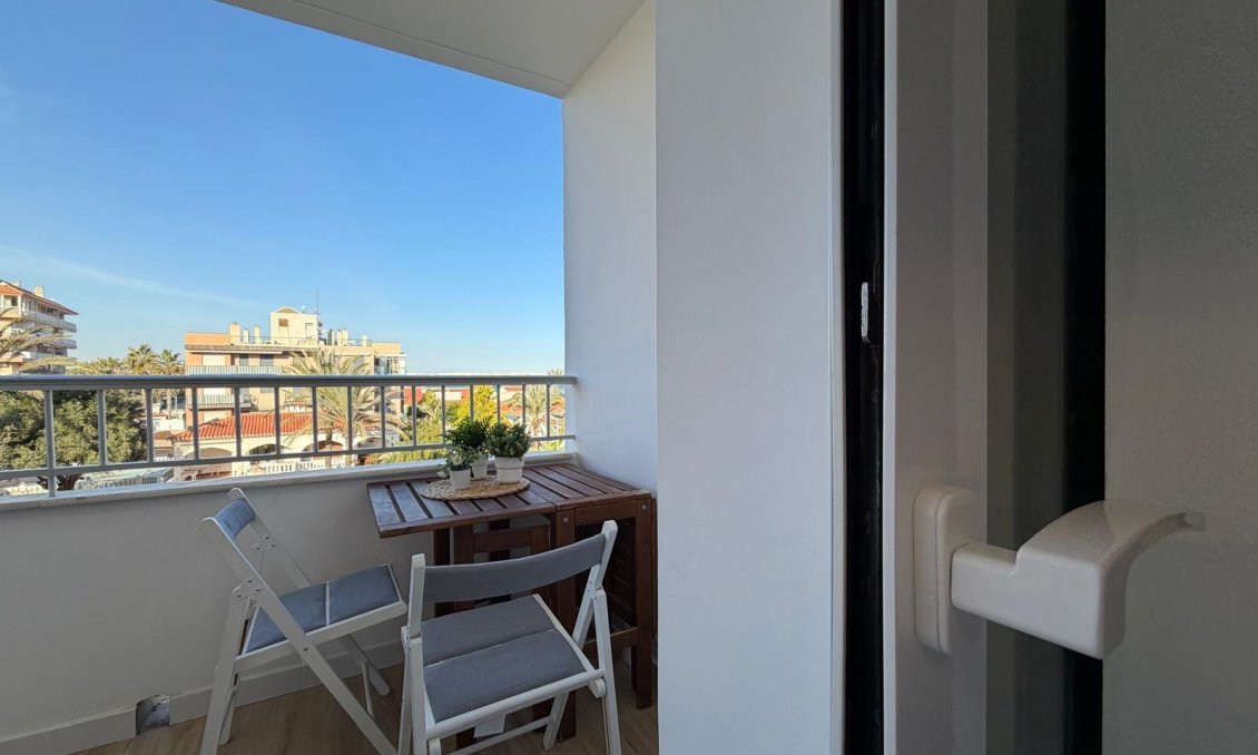 Segunda mano - Apartamento -
Torrevieja - Punta Prima