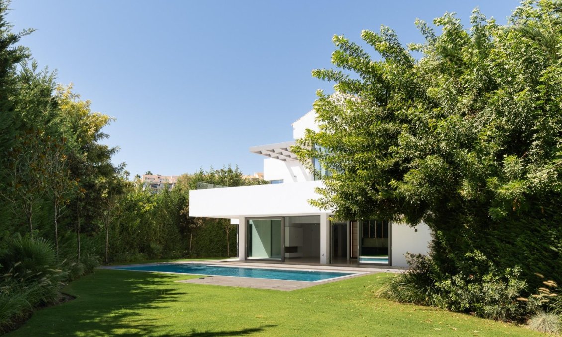 Neue Gebäude - Villa -
Estepona - Paraiso Alto