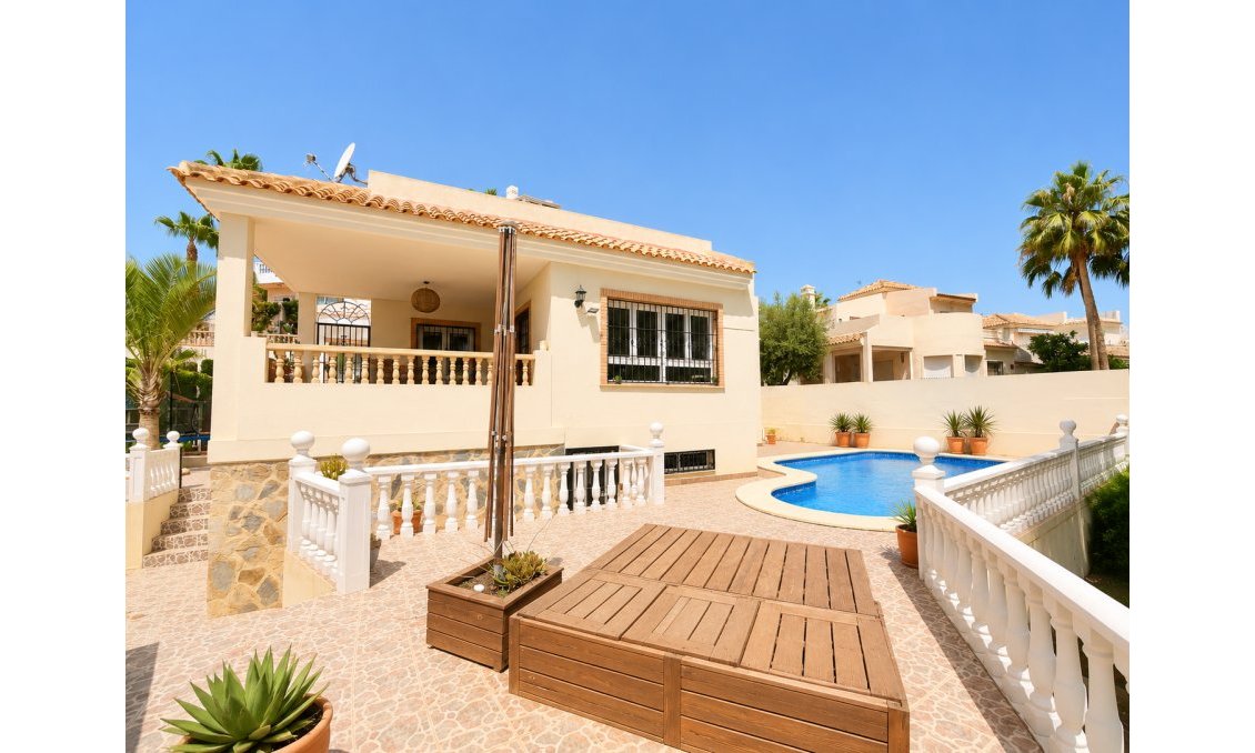 Használt Ingatlanok - Villa -
Orihuela Costa - Costa Blanca