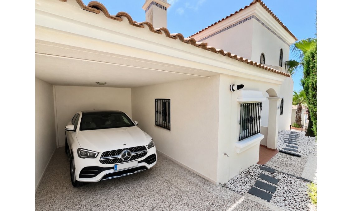 Használt Ingatlanok - Villa -
Orihuela Costa - Costa Blanca