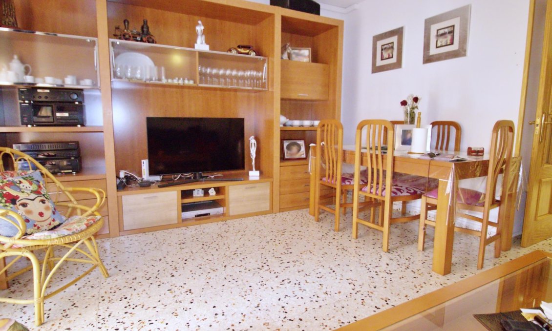 Wiederverkauf - Wohnung -
Alicante - Benalua