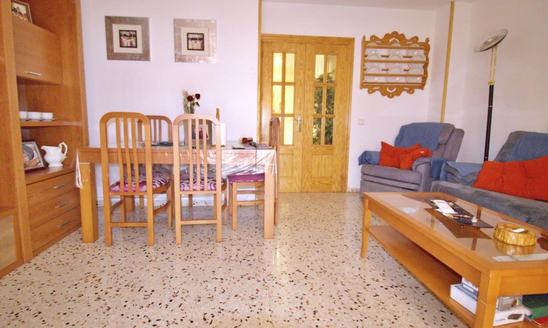 Wiederverkauf - Wohnung -
Alicante - Benalua