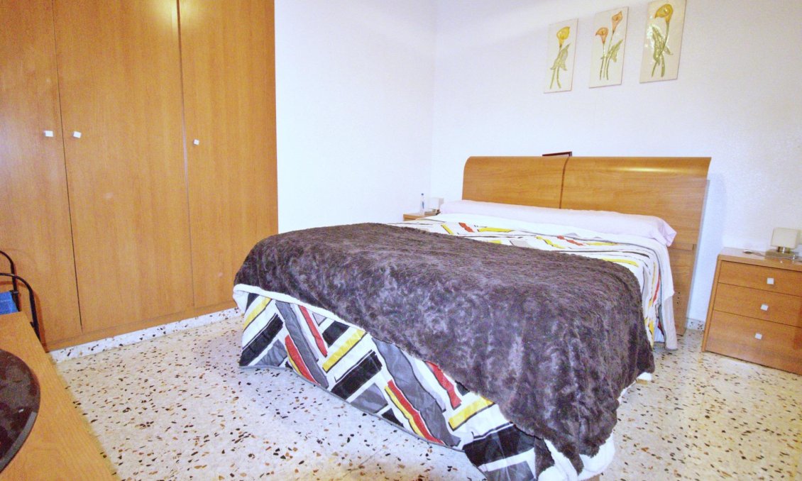 Wiederverkauf - Wohnung -
Alicante - Benalua