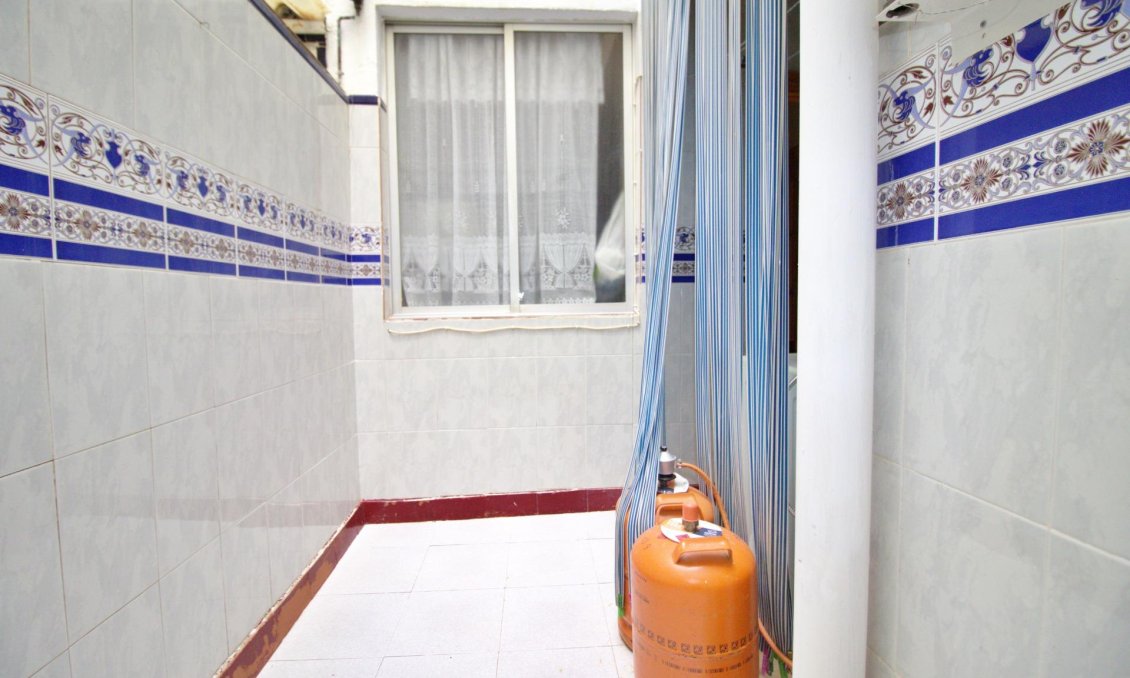 Wiederverkauf - Wohnung -
Alicante - Benalua