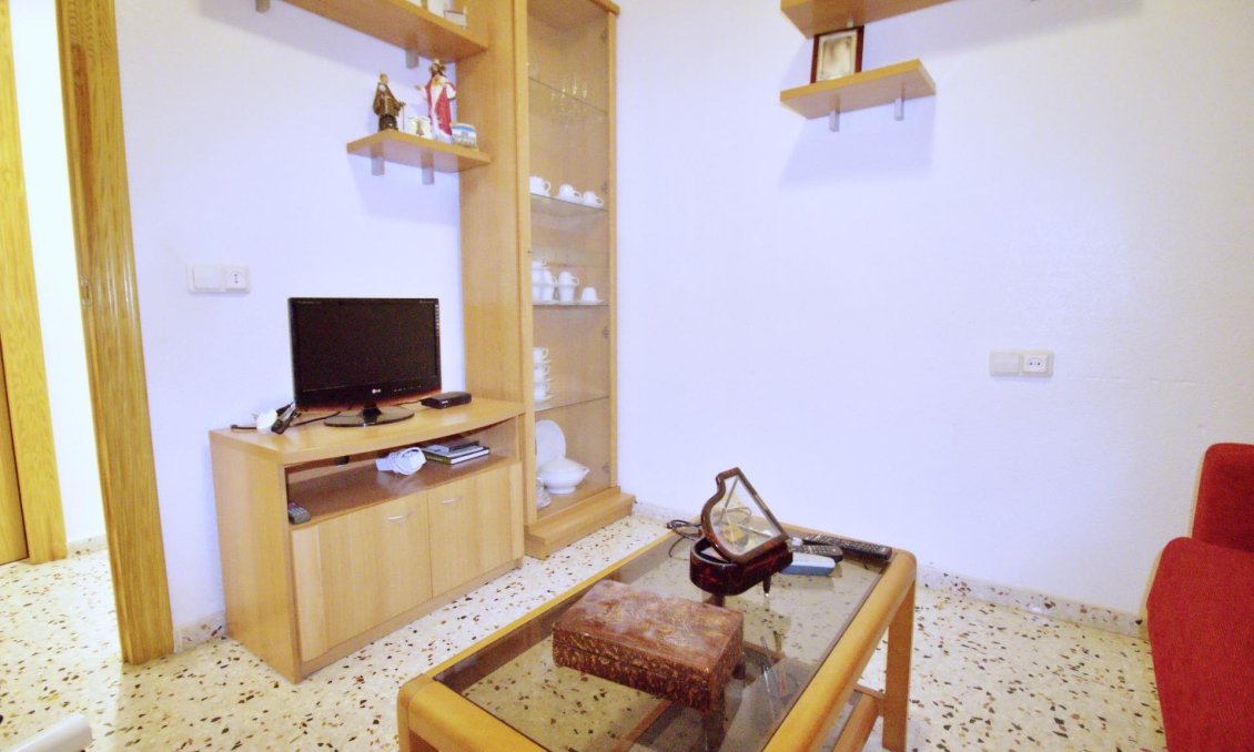 Wiederverkauf - Wohnung -
Alicante - Benalua