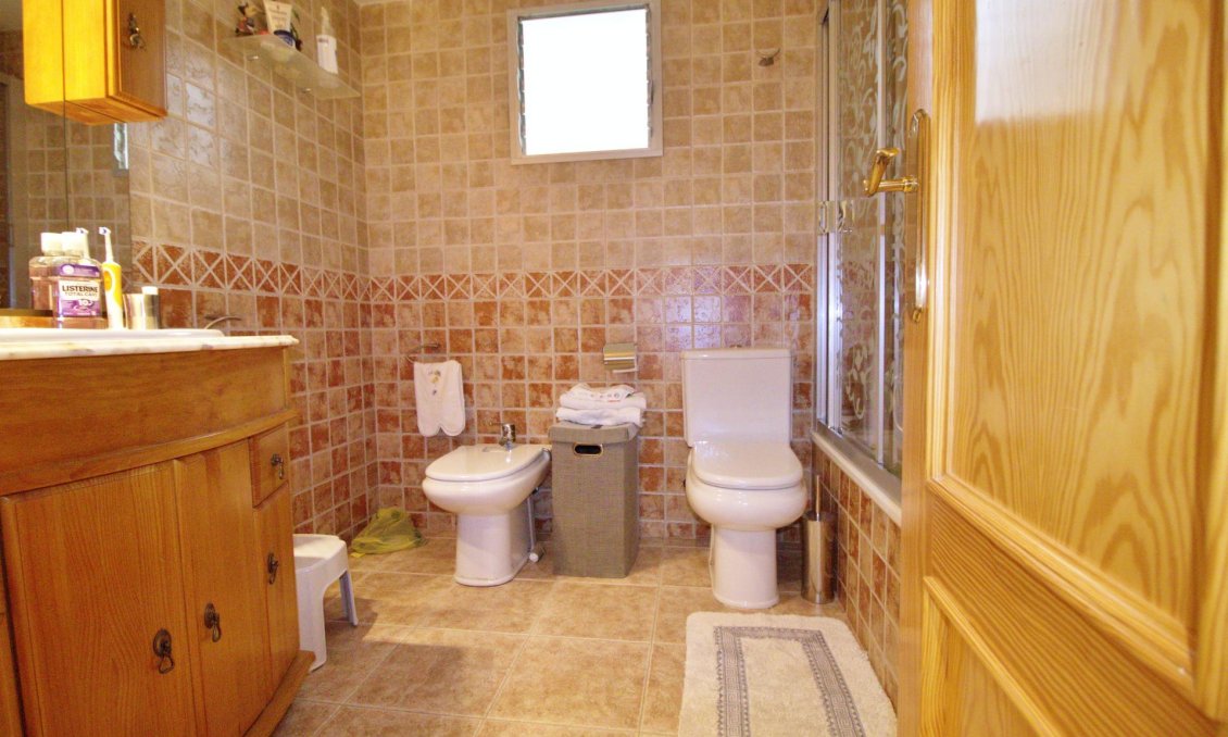 Wiederverkauf - Wohnung -
Alicante - Benalua