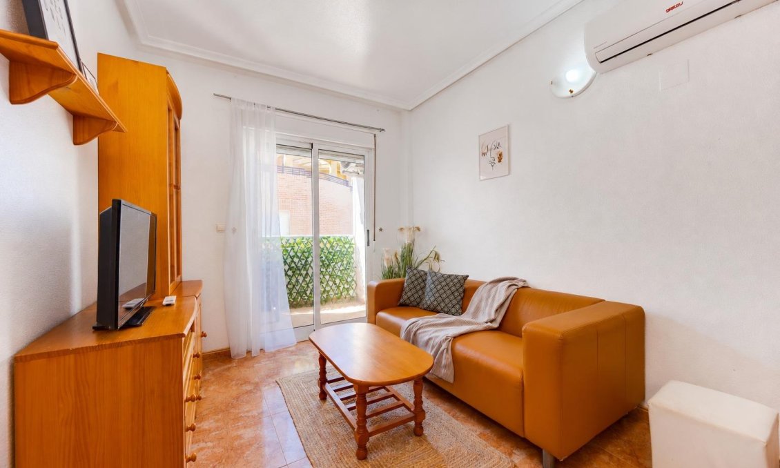 Segunda mano - Apartamento -
Torrevieja - Centro