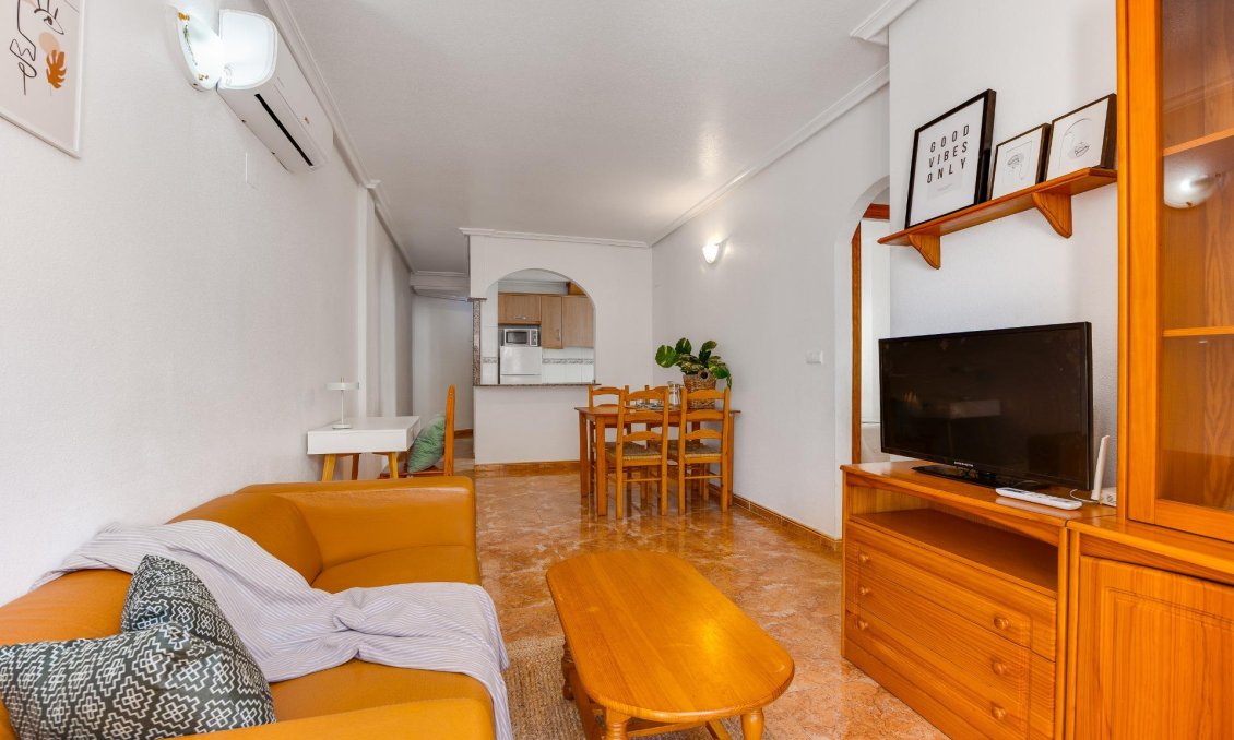 Segunda mano - Apartamento -
Torrevieja - Centro