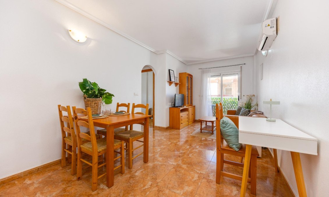 Segunda mano - Apartamento -
Torrevieja - Centro
