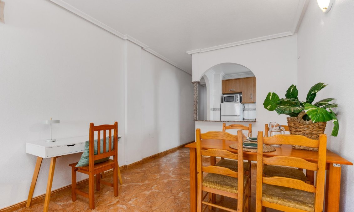 Segunda mano - Apartamento -
Torrevieja - Centro