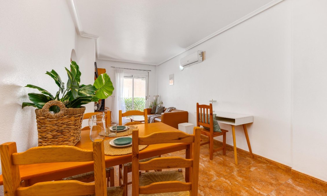 Segunda mano - Apartamento -
Torrevieja - Centro