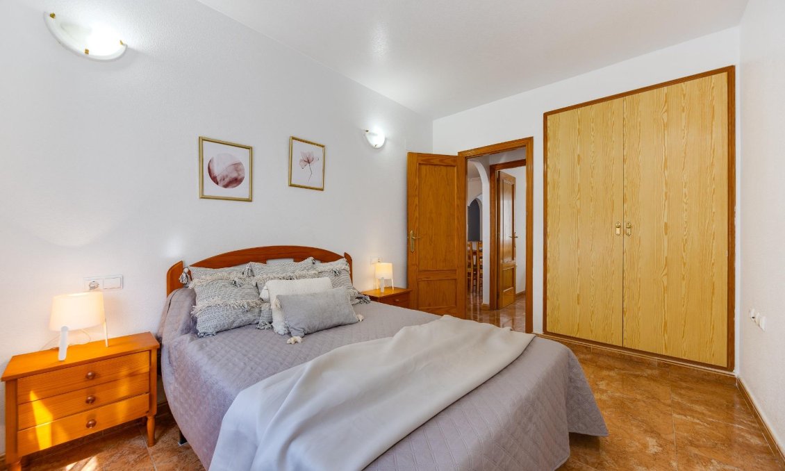 Segunda mano - Apartamento -
Torrevieja - Centro