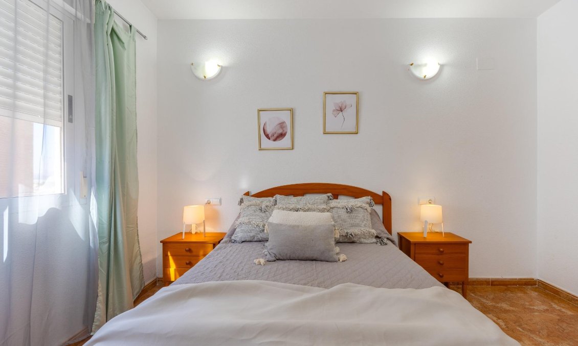 Segunda mano - Apartamento -
Torrevieja - Centro
