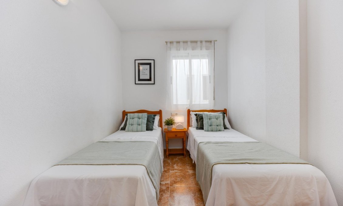 Segunda mano - Apartamento -
Torrevieja - Centro