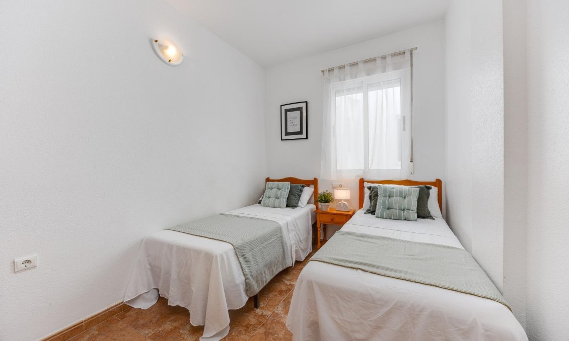 Segunda mano - Apartamento -
Torrevieja - Centro