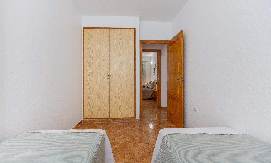 Segunda mano - Apartamento -
Torrevieja - Centro