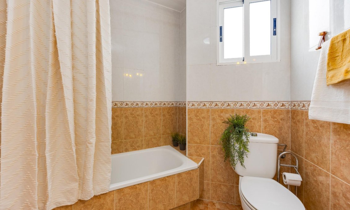Segunda mano - Apartamento -
Torrevieja - Centro
