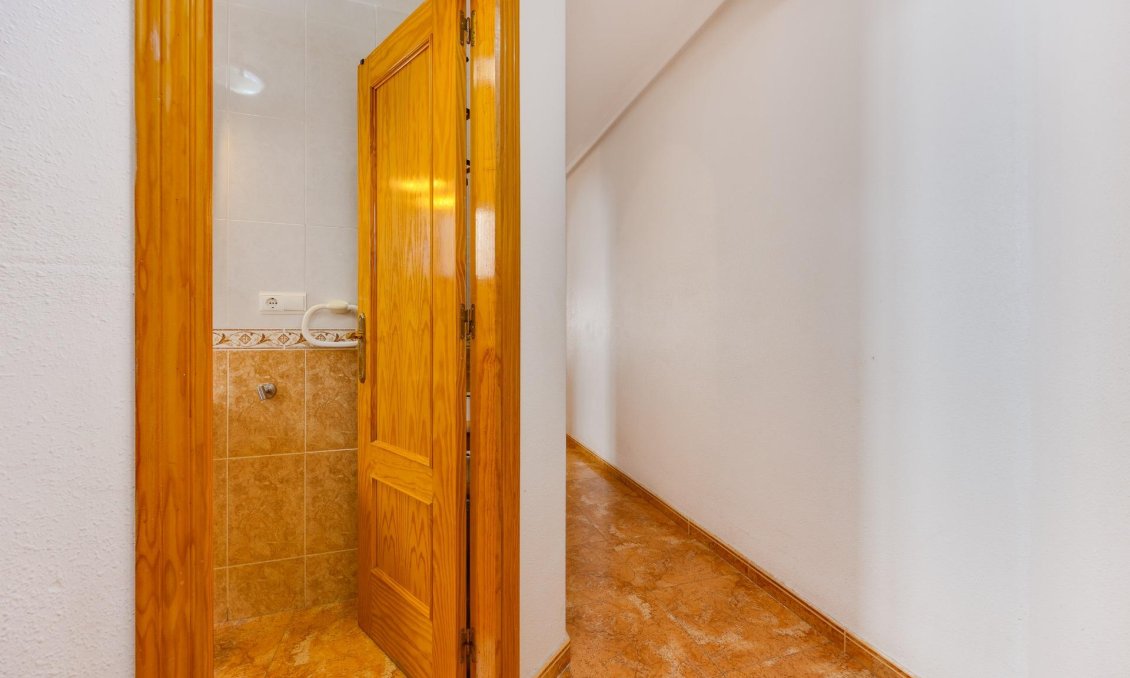 Segunda mano - Apartamento -
Torrevieja - Centro