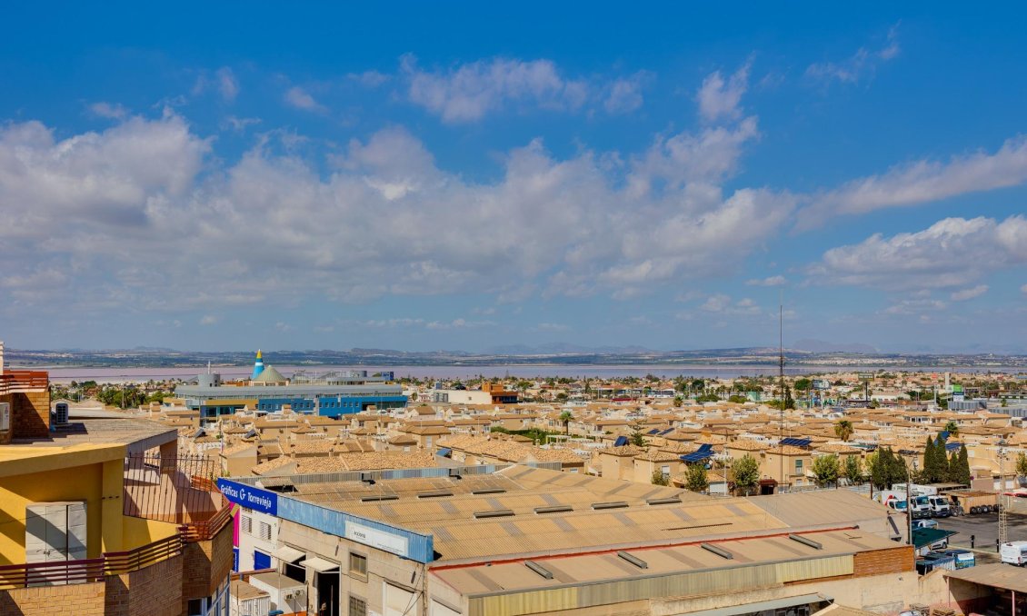 Segunda mano - Apartamento -
Torrevieja - Centro