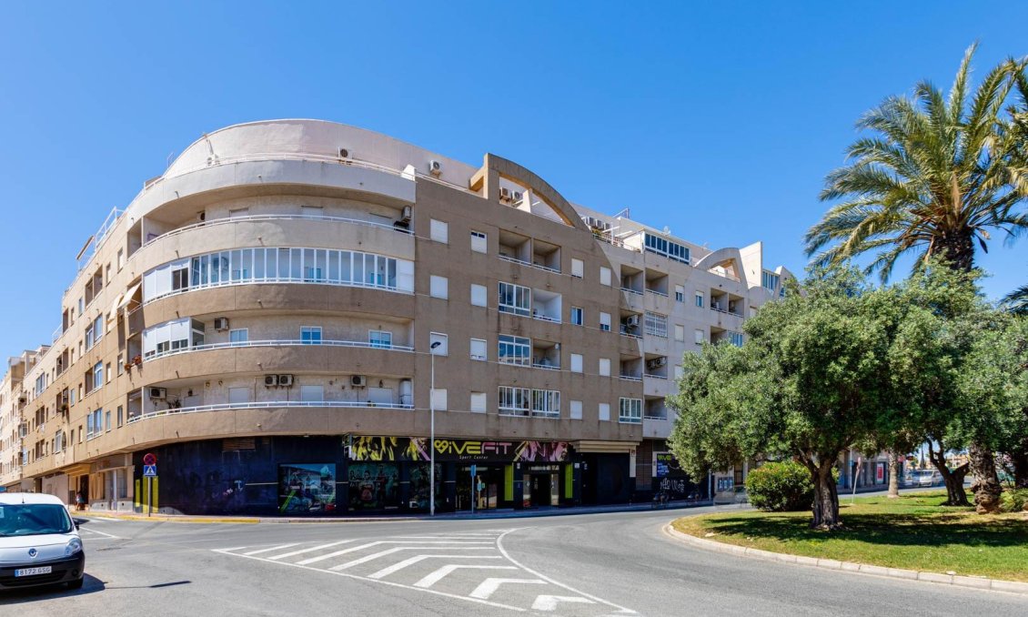 Segunda mano - Apartamento -
Torrevieja - Centro