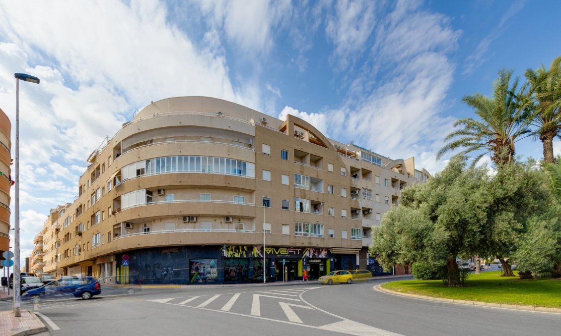 Segunda mano - Apartamento -
Torrevieja - Centro