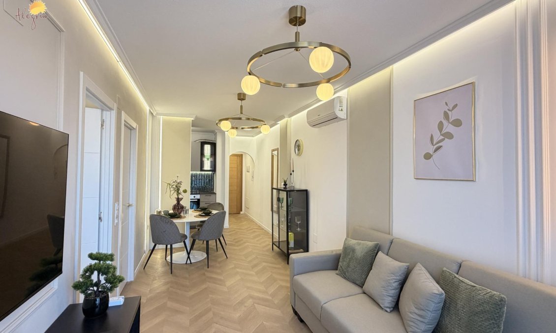 Használt Ingatlanok - Apartman -
Torrevieja - Estacion De Autobuses