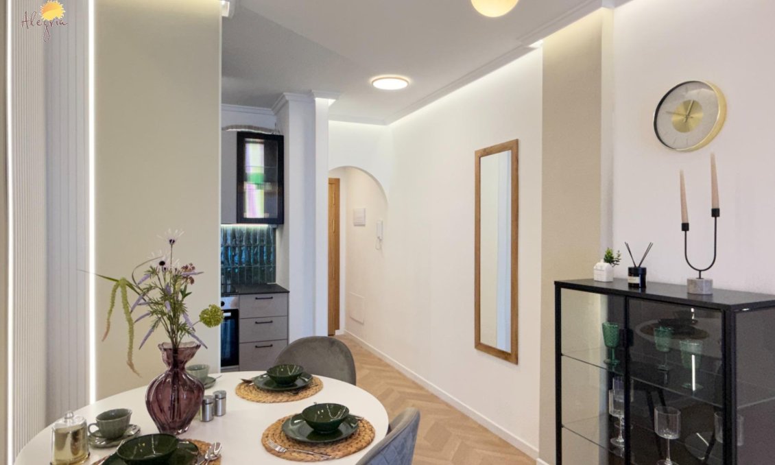 Használt Ingatlanok - Apartman -
Torrevieja - Estacion De Autobuses