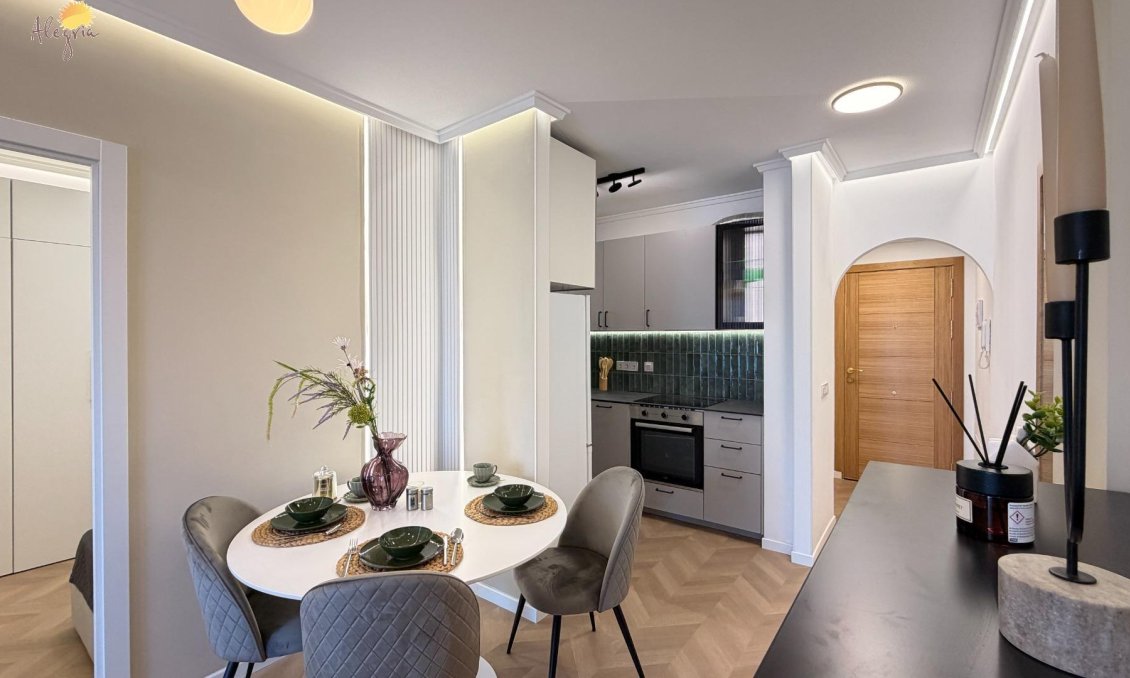 Használt Ingatlanok - Apartman -
Torrevieja - Estacion De Autobuses