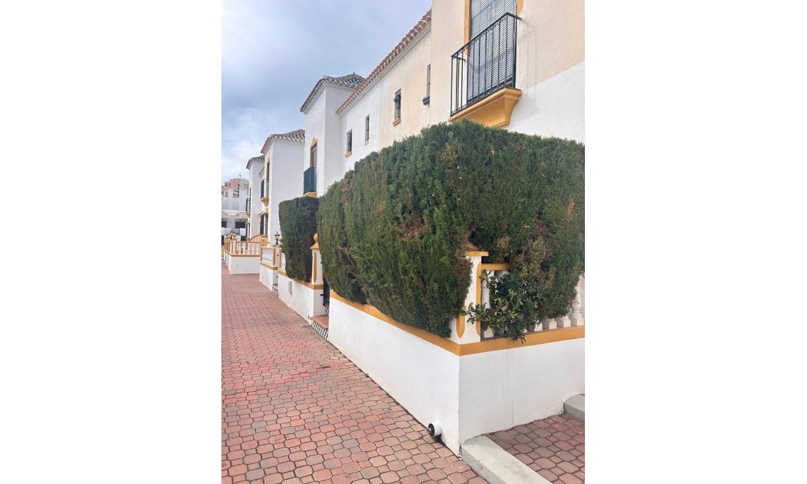 Wiederverkauf - Bungalow -
Torrevieja - Torre La Mata