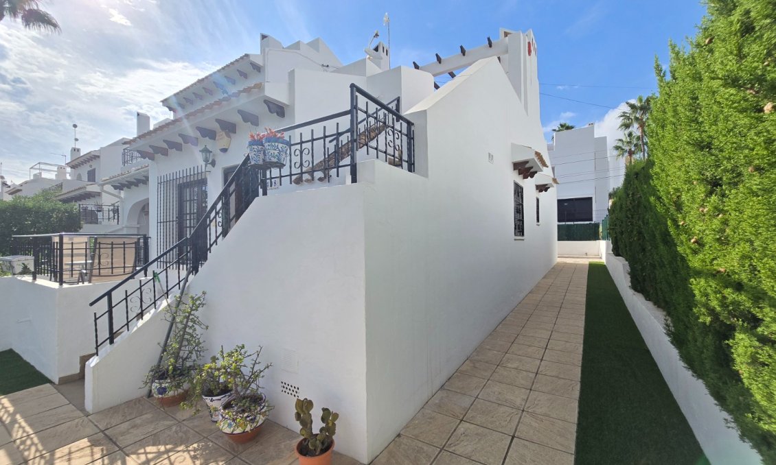Revânzare - Casă înșiruită -
Villamartin - Costa Blanca