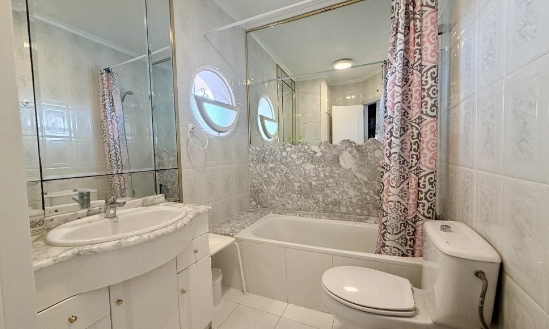 Segunda mano - Bungalow -
Torrevieja - Costa Blanca