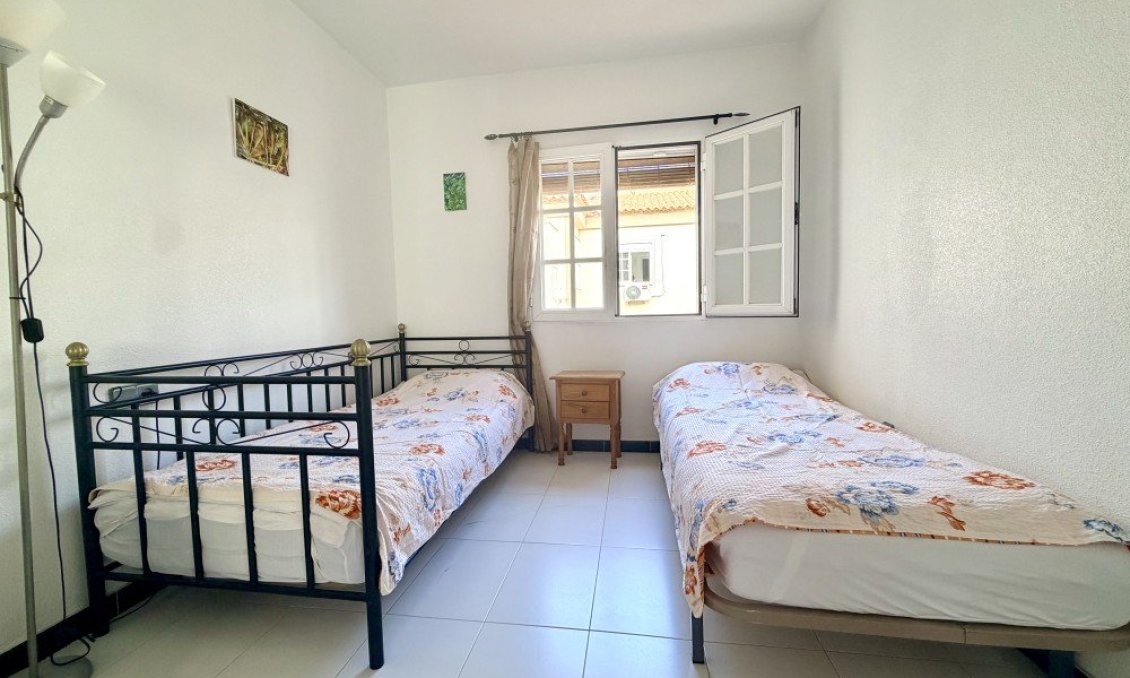 Segunda mano - Bungalow -
Torrevieja - Costa Blanca