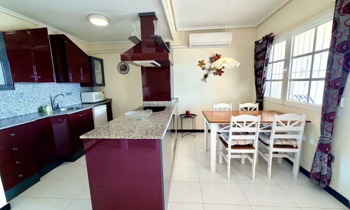 Segunda mano - Bungalow -
Torrevieja - Costa Blanca