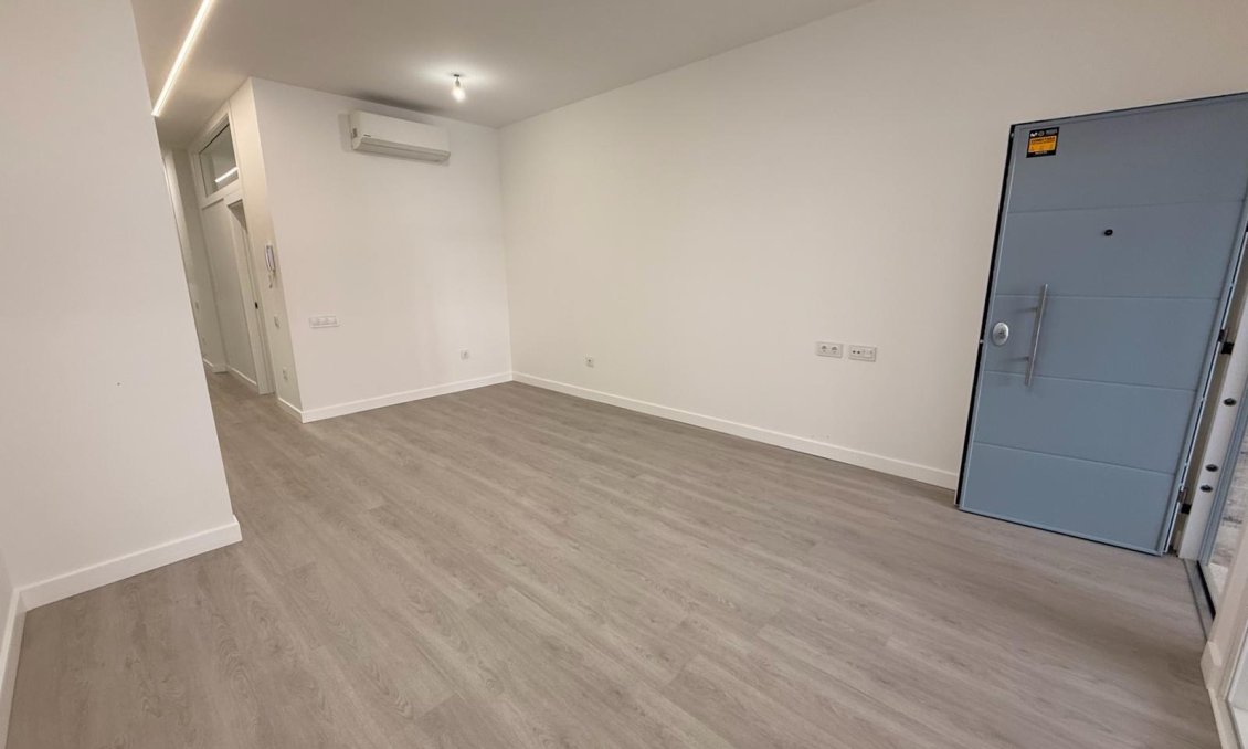 Resale - Apartment -
Torrevieja - Playa del Cura