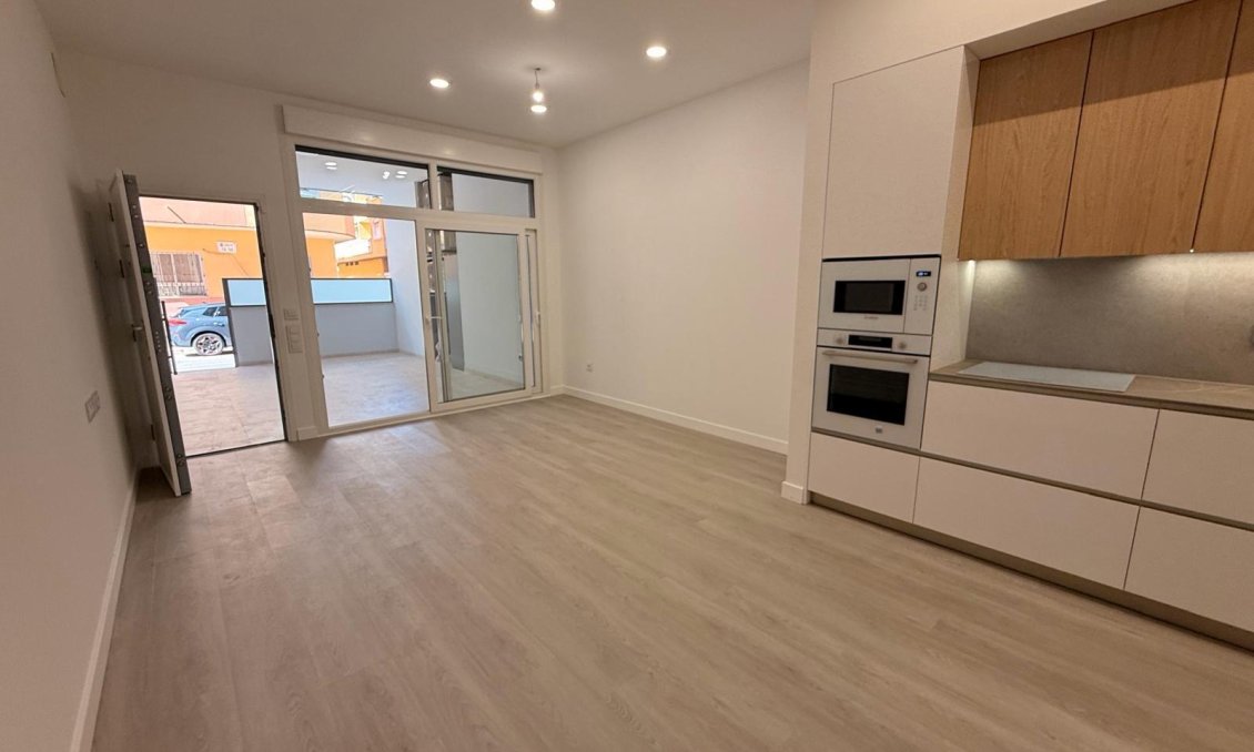 Resale - Apartment -
Torrevieja - Playa del Cura