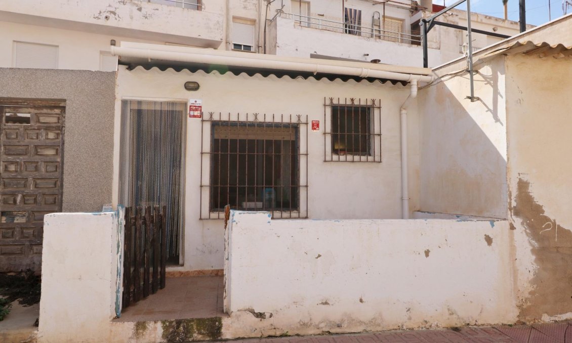 Segunda mano - Apartamento -
Torrevieja - La Mata Pueblo