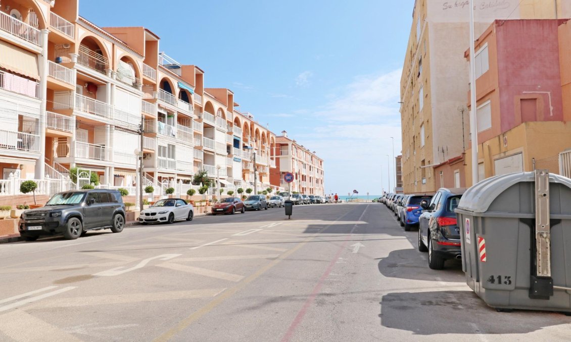 Segunda mano - Apartamento -
Torrevieja - La Mata Pueblo