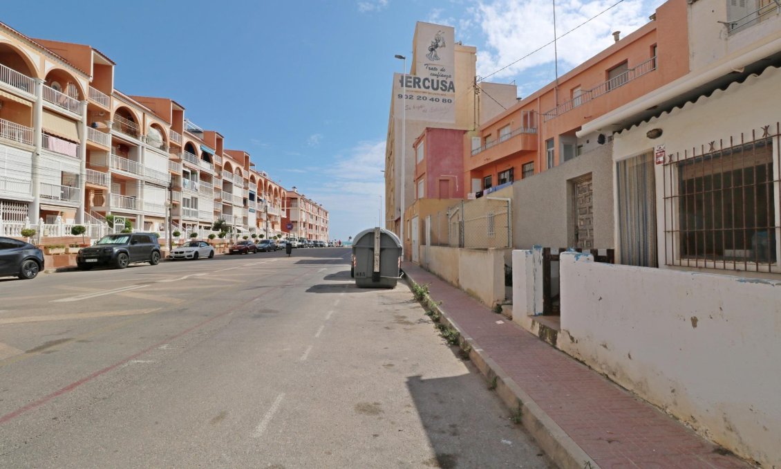 Segunda mano - Apartamento -
Torrevieja - La Mata Pueblo
