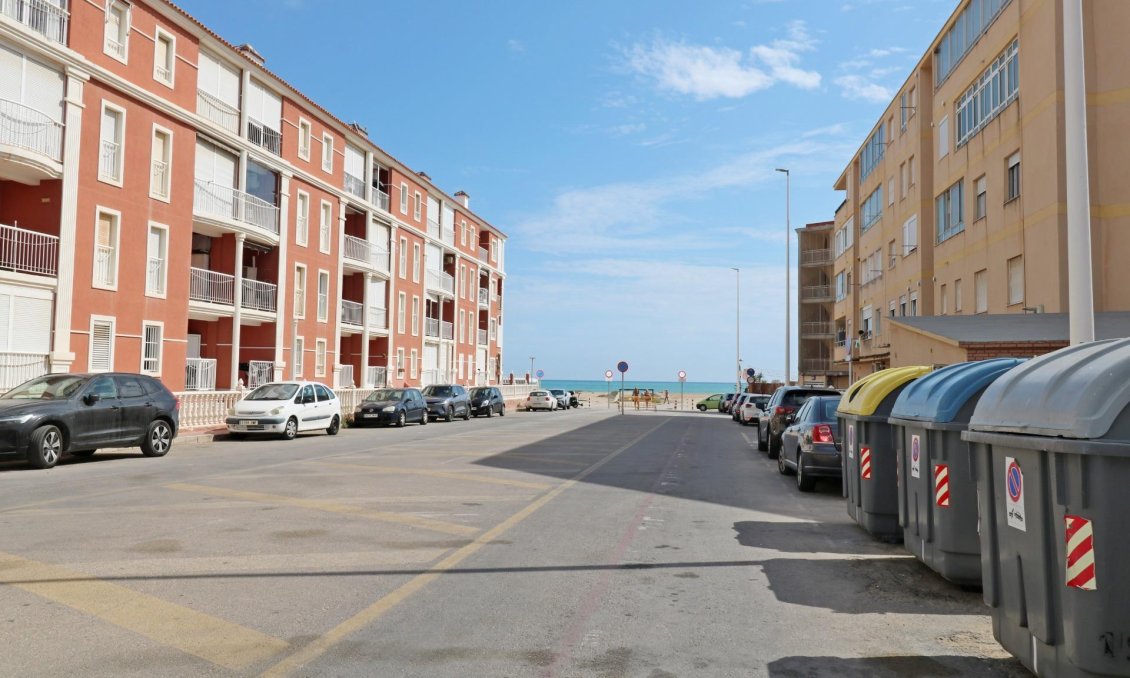Segunda mano - Apartamento -
Torrevieja - La Mata Pueblo