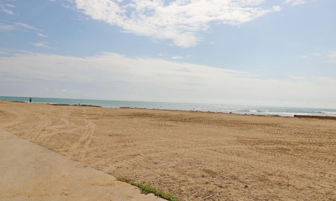 Segunda mano - Apartamento -
Torrevieja - La Mata Pueblo