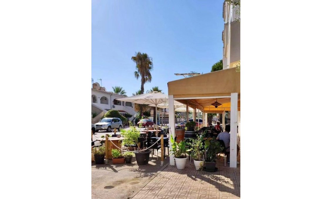Revânzare - Apartament -
Orihuela Costa - La Regia