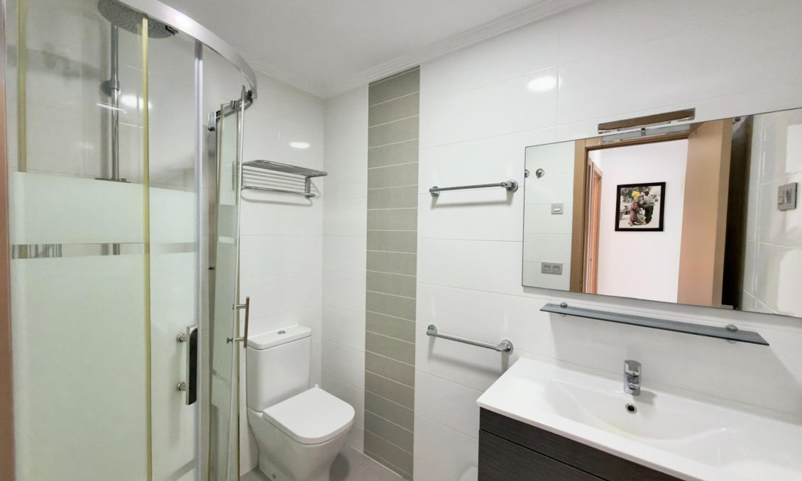 Segunda mano - Apartamento -
Guardamar del Segura - Urbanizaciones