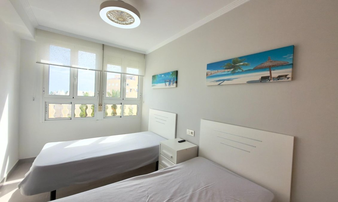 Segunda mano - Apartamento -
Guardamar del Segura - Urbanizaciones