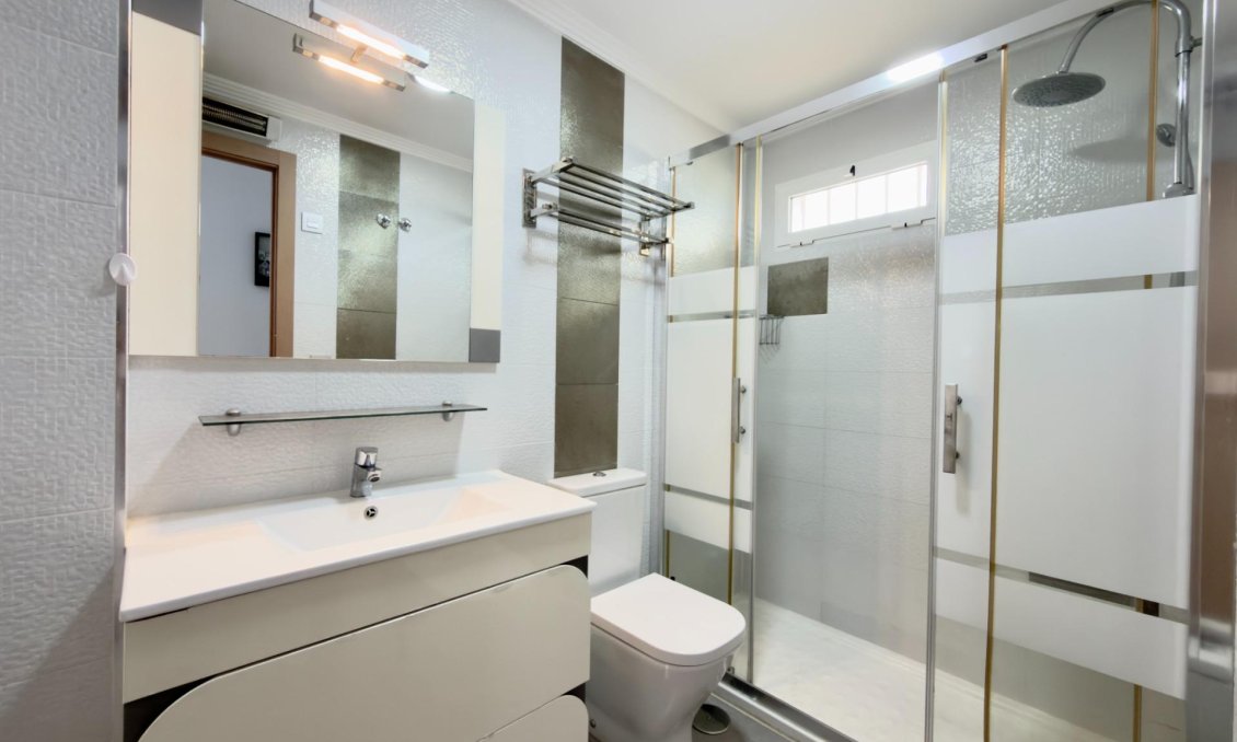Segunda mano - Apartamento -
Guardamar del Segura - Urbanizaciones