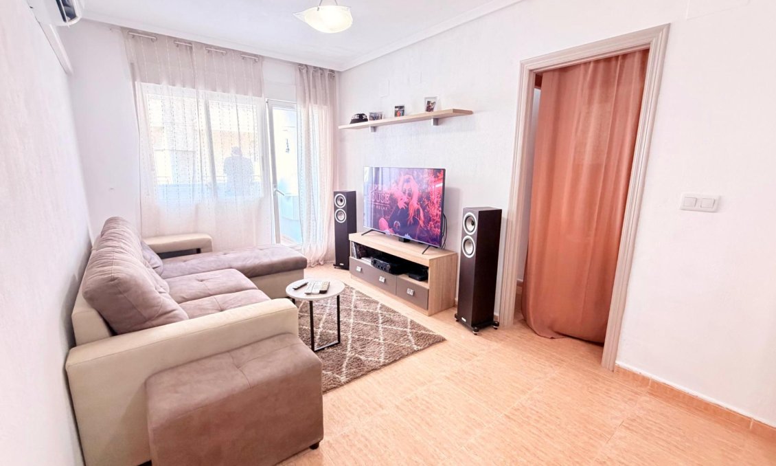 Segunda mano - Apartamento -
Torrevieja - Centro - Muelle Pesquero