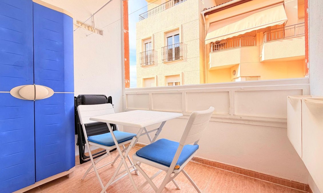Segunda mano - Apartamento -
Torrevieja - Centro - Muelle Pesquero